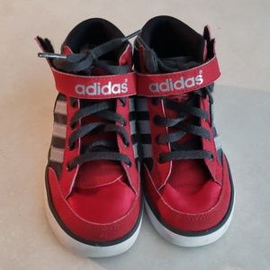 Adidas boys sneakers like new!